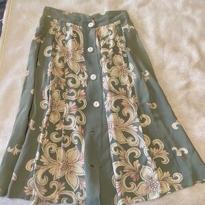 Vintage green skirt with white flowers